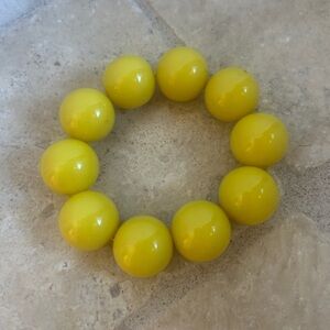 Yellow beaded bracelet